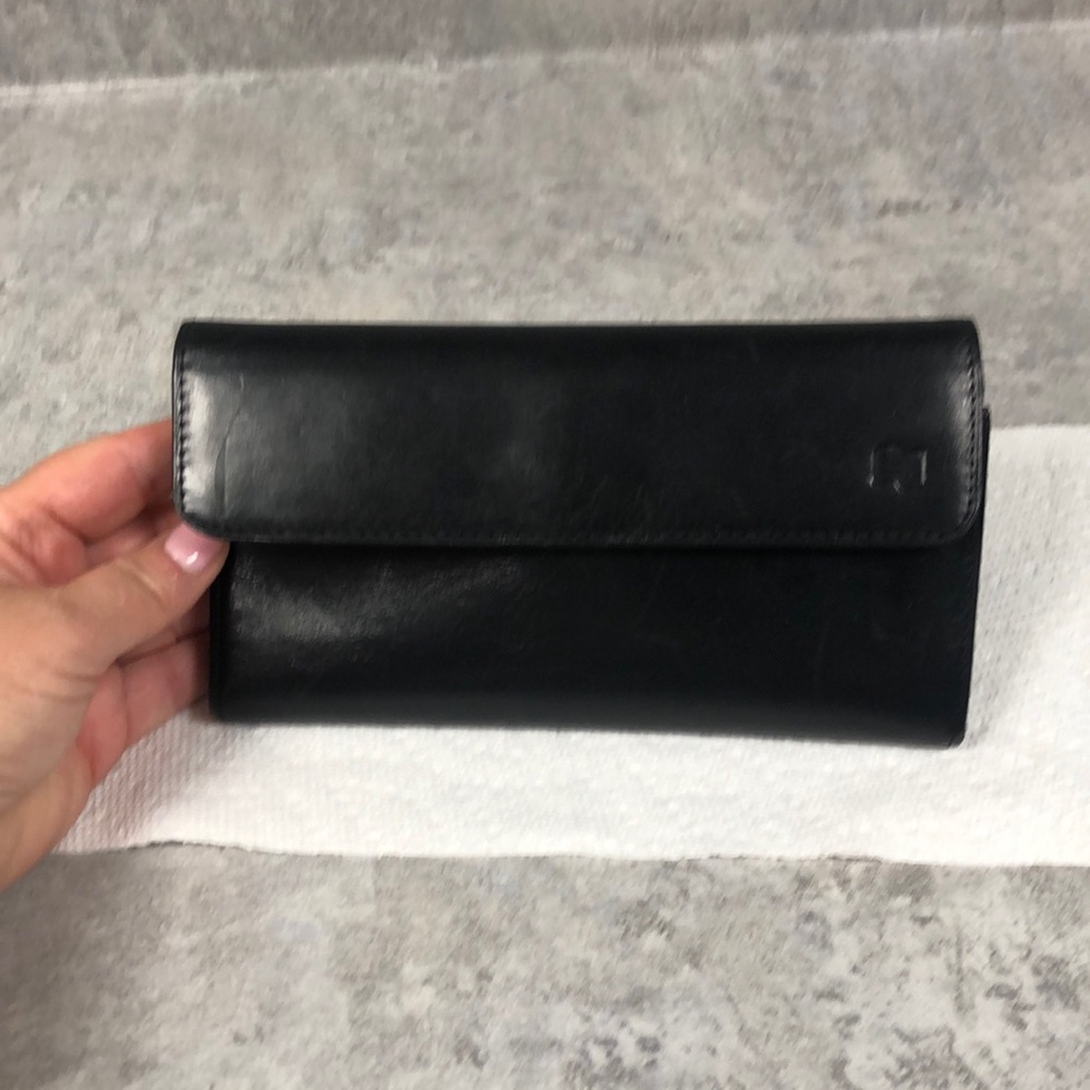 Bugatti handmade Italian Black Leather Wallet